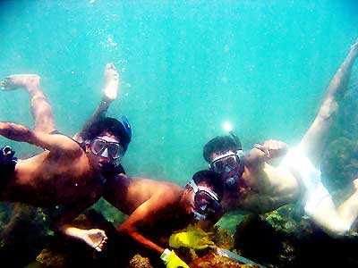 Wisata Pendidikan Di Pantai Parai Kabupaten Bangka <Q>Snorkling dan selam</Q>