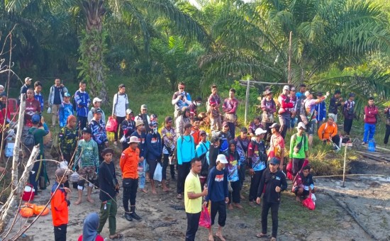 Foto berita Dorong Interaksi Alam dan Lingkungan, Prodi Perikanan Tangkap UBB Adakan Lomba Mancing Udang di Sungai Kayu Arang