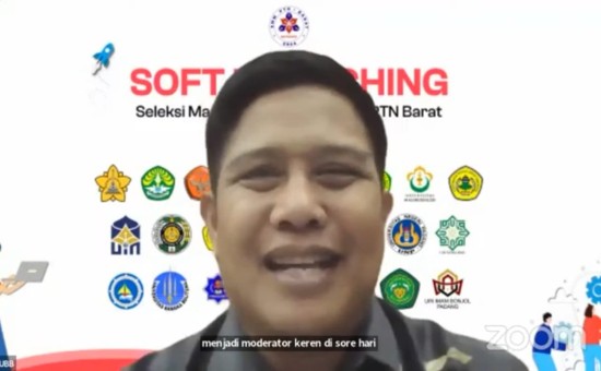 Foto berita Rektor UBB Sampaikan Materi Sosialisasi Soft Launching SMM-PTN Barat