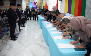 Rektor UBB Lantik Dosen dengan Tugas Tambahan PPPK Paruh Waktu dan Pegawai Baru Tahun 2026