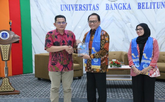 UBB Hadirkan Hakim Mahkamah Konstitusi RI, Bahas Fungsi MK dalam Negara Hukum Demokratis