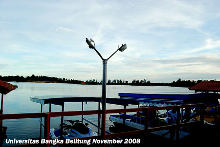 suasana di kota Manggar, Ibukota Kabupaten Belitung Timur, Lokasi syuting film Laskar Pelangi dan Pantai Tanjung Kelayang, Tanjung Pandan Kabupaten Belitong