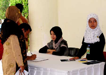 Wisuda III Universitas Bangka Belitung tahun 2008 bertempat di Aula Polman TImah UBB AIr Kantung Sungailiat Kabupaten Bangka Provinsi Kepulauan Bangka Belitung